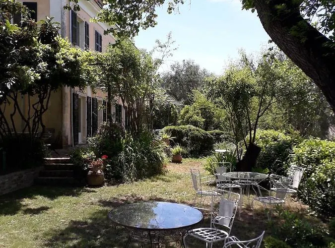 Couette-café Kefalomandouko 3*