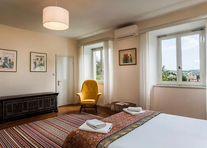 Kefalomandouko Couette-café Alepou