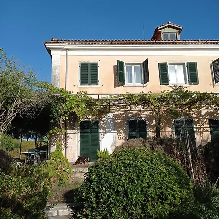 Bed & Breakfast Kefalomandouko Alepou