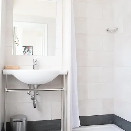 Bed & Breakfast Kefalomandouko Alepou